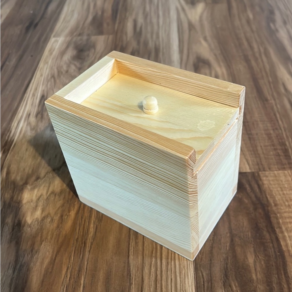 Spider prank box